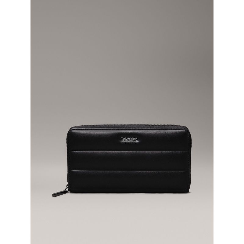CALVIN KLEIN - Billetera Line Quilt Large Zip Around Negro Calvin Klein