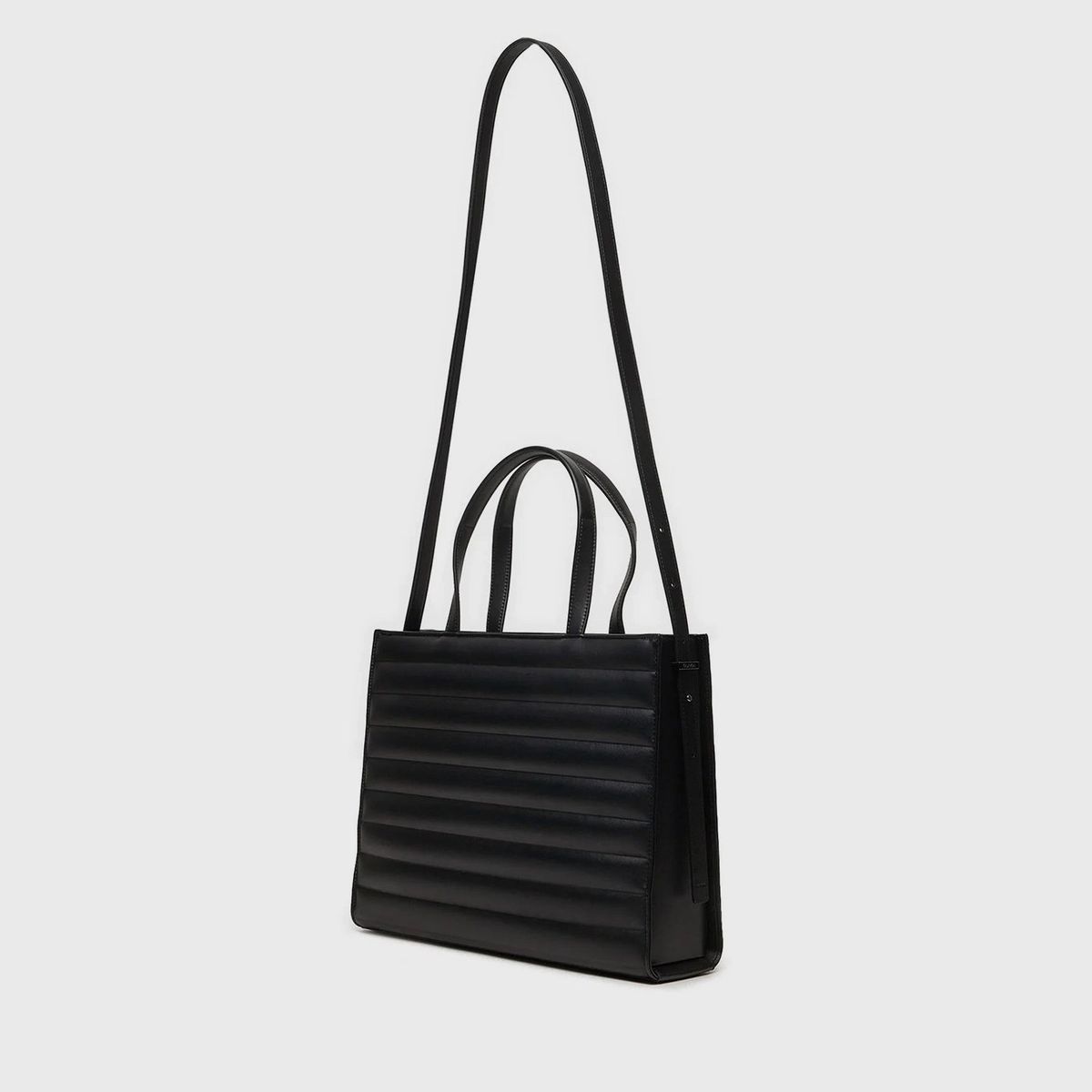 CALVIN KLEIN - Cartera Tote Line Quilt Negro Calvin Klein