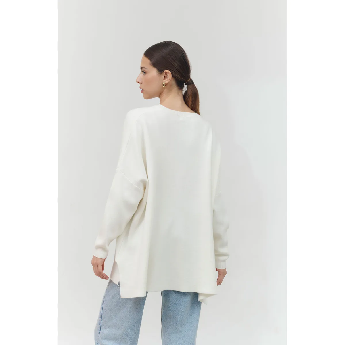 GUINDA - Sweater de cuello en V y tela suave Lume Guinda