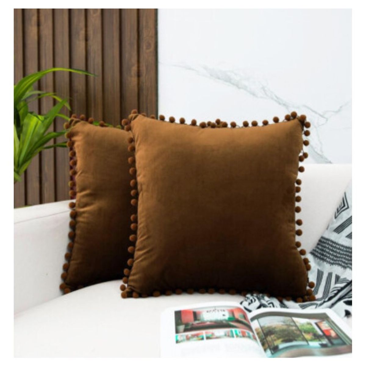 COMPRAPO - Set X 2 Fundas Cojín Boho Chic Aterciopelado Pompones Marrón 45x45