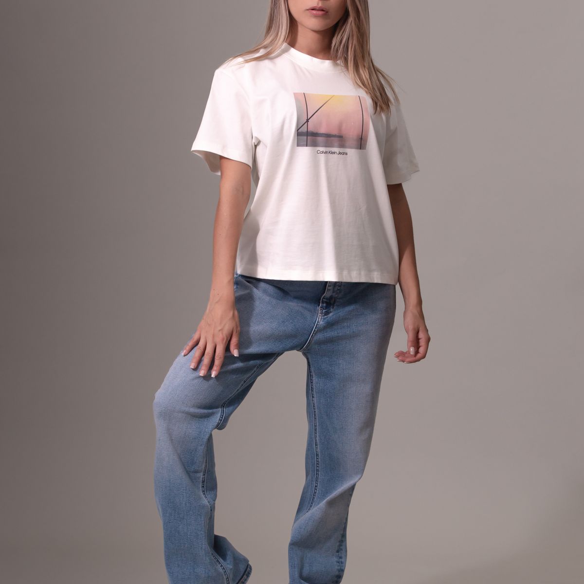 CALVIN KLEIN - Polera Photo Graphic Relaxed Blanco Calvin Klein