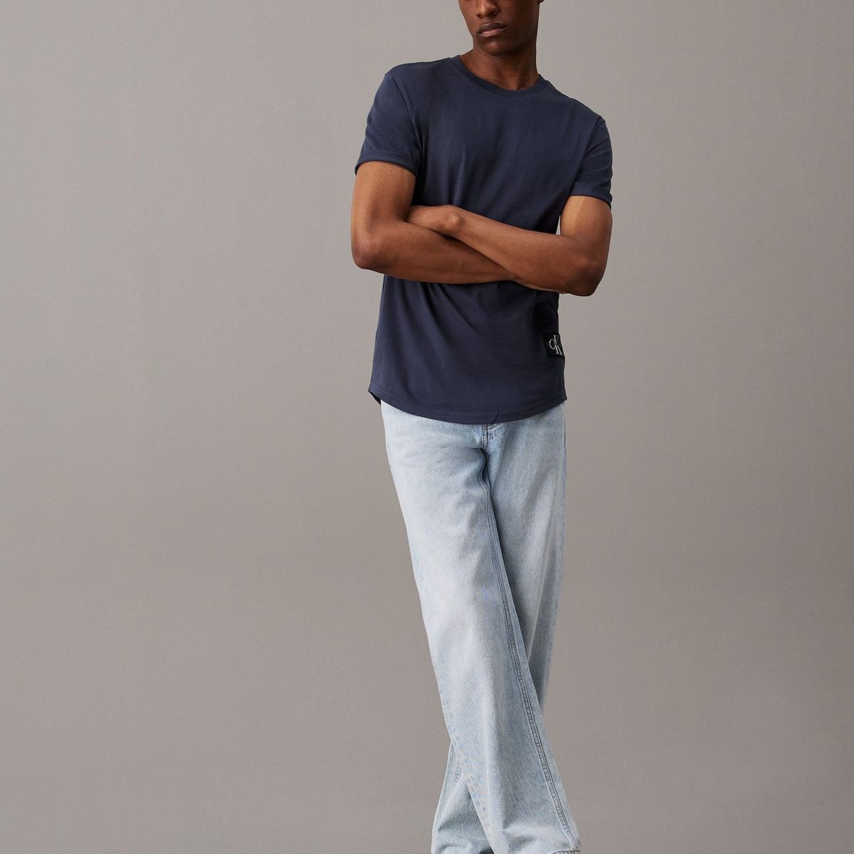 CALVIN KLEIN - Polera Badge Turn Up Azul Calvin Klein