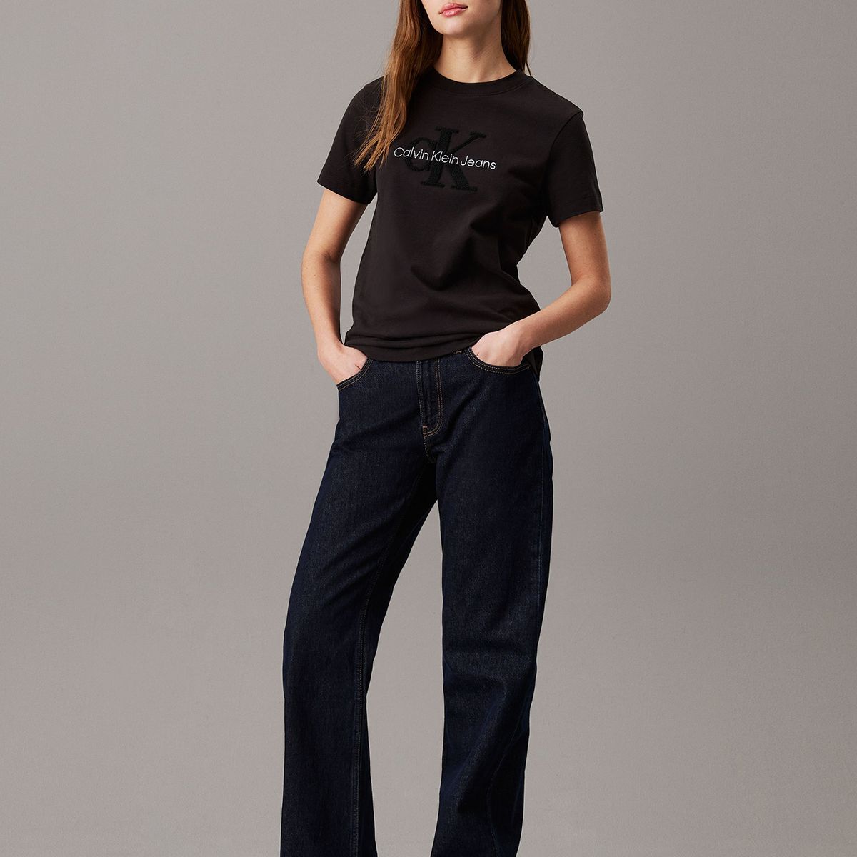 CALVIN KLEIN - Polera Chenille Monologo Negro Calvin Klein