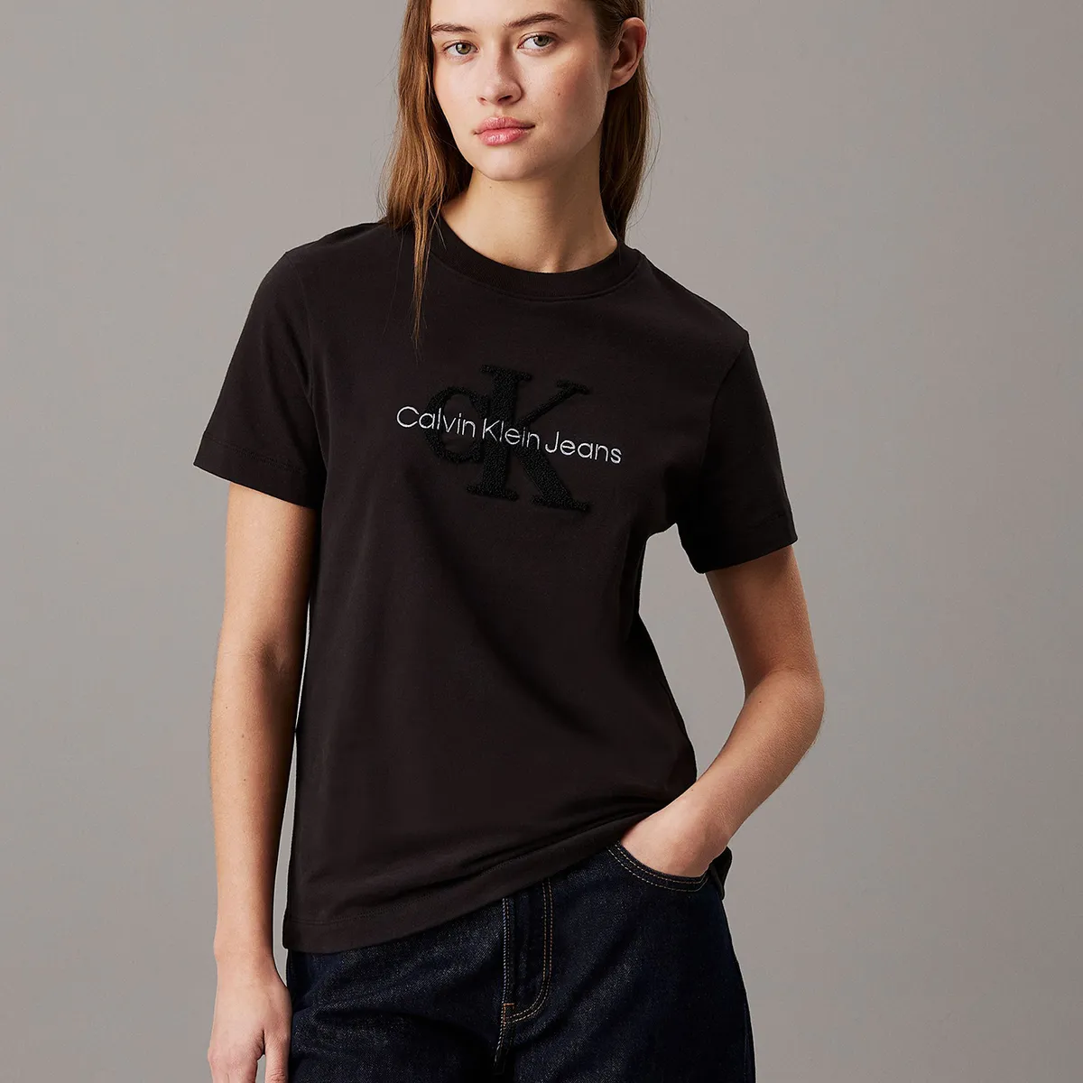 CALVIN KLEIN - Polera Chenille Monologo Negro Calvin Klein