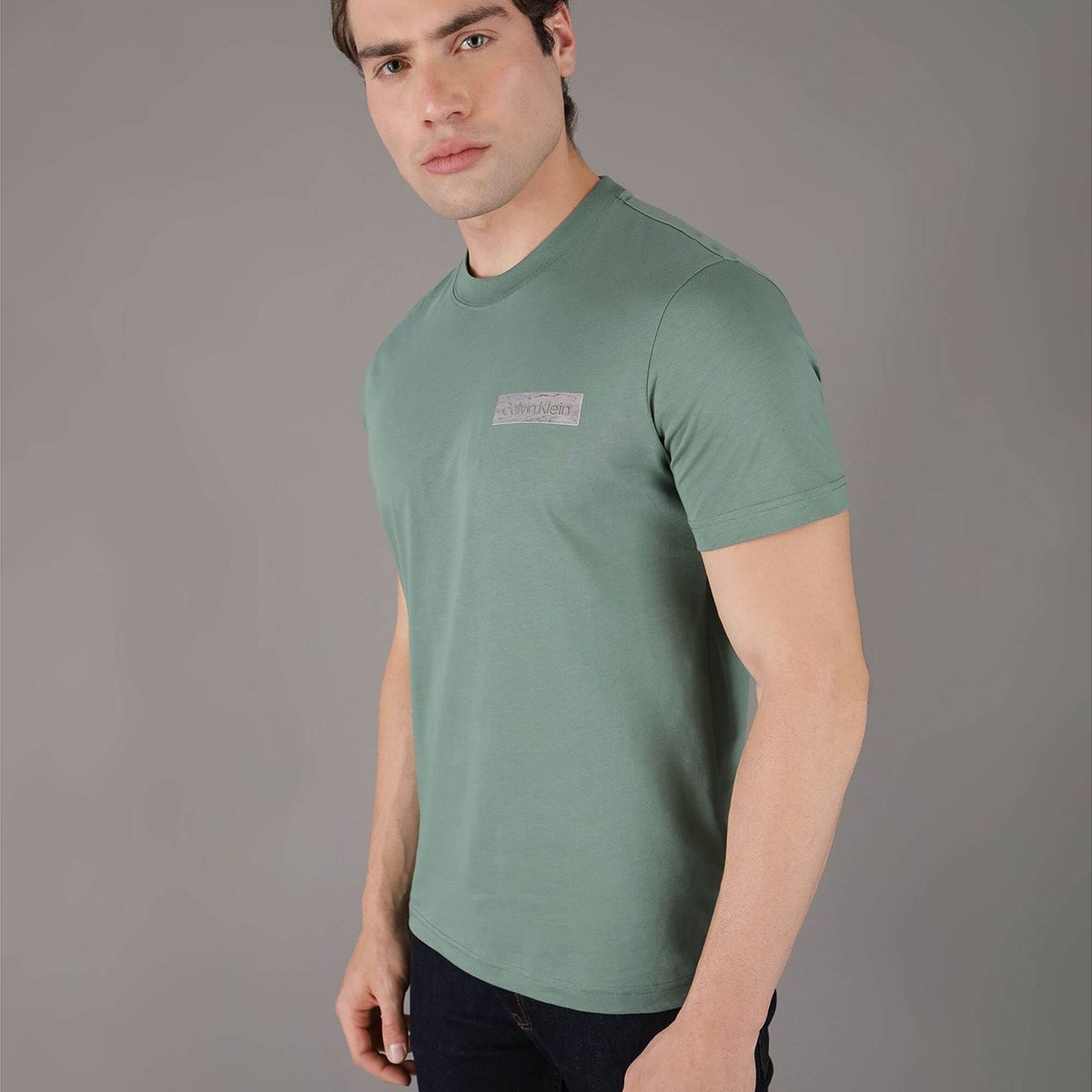 CALVIN KLEIN - Polera Raised Concrete Verde Calvin Klein CED