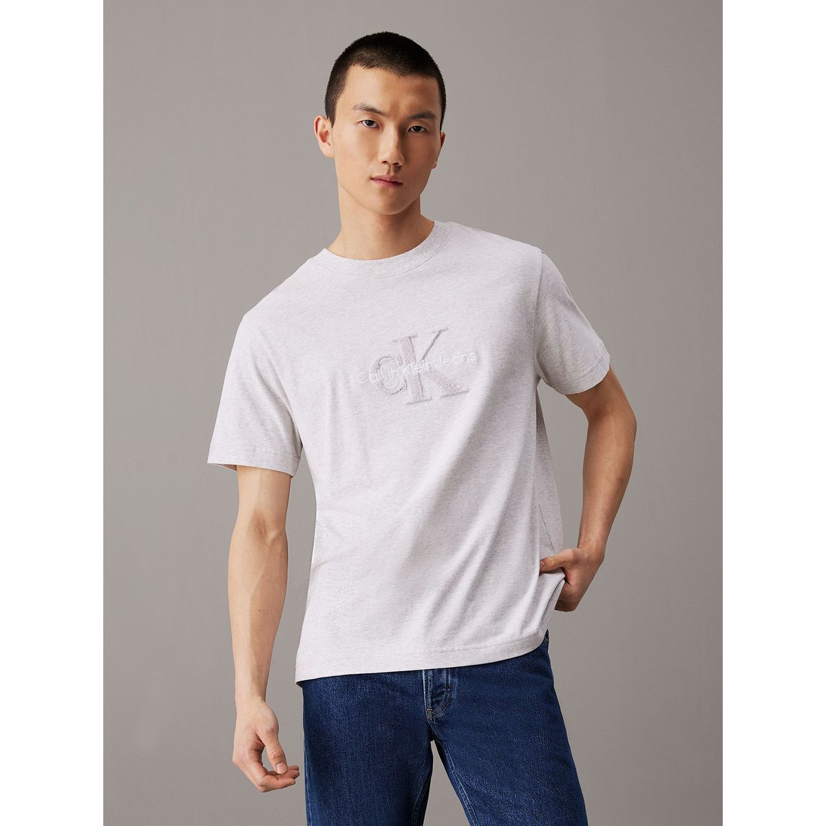 CALVIN KLEIN - Polera Chenille Monologo Gris Calvin Klein