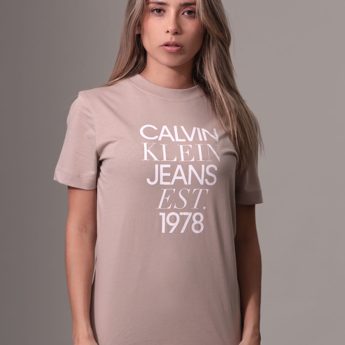 CALVIN KLEIN - Polera Mixed Logo Regular Beige Calvin Klein