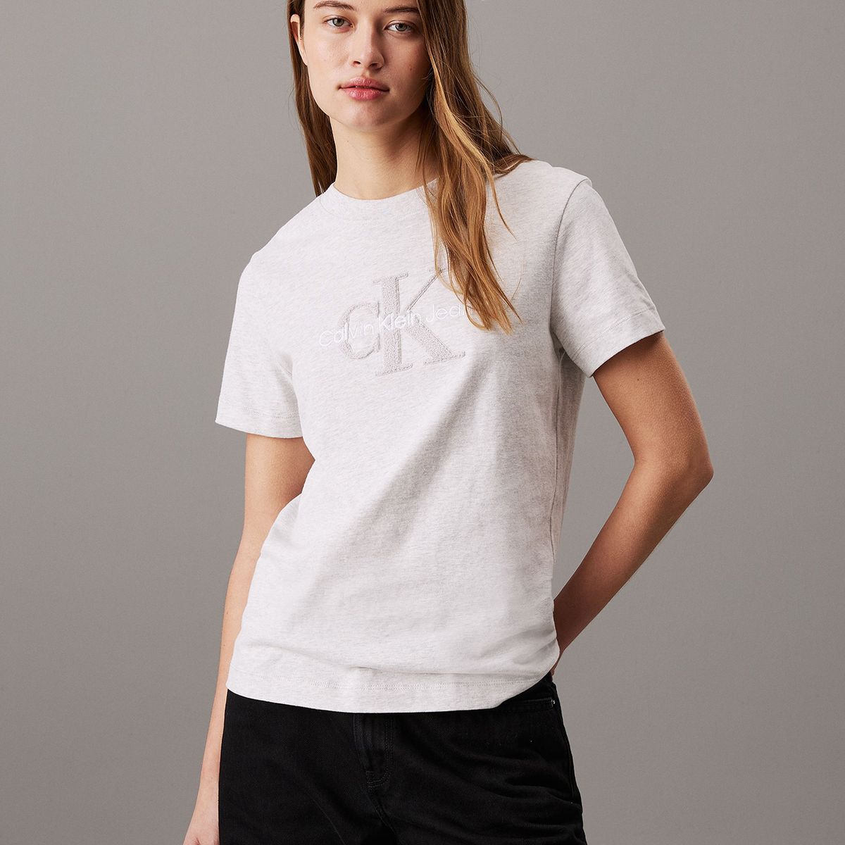 CALVIN KLEIN - Polera Chenille Monologo Gris Calvin Klein