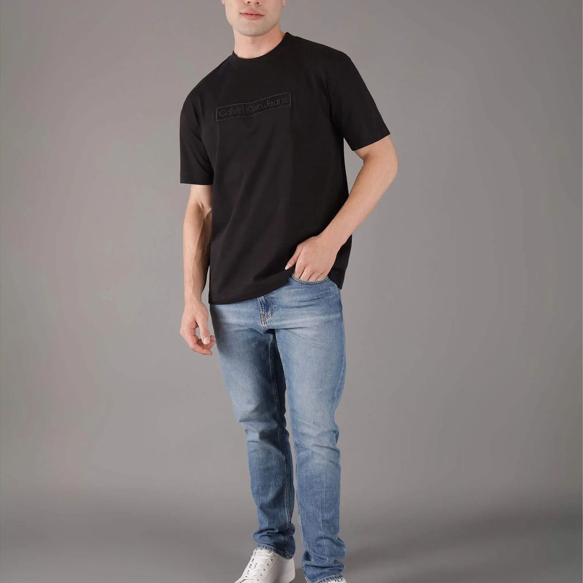 CALVIN KLEIN - Polera Embroidered Box Negro Calvin Klein BEH