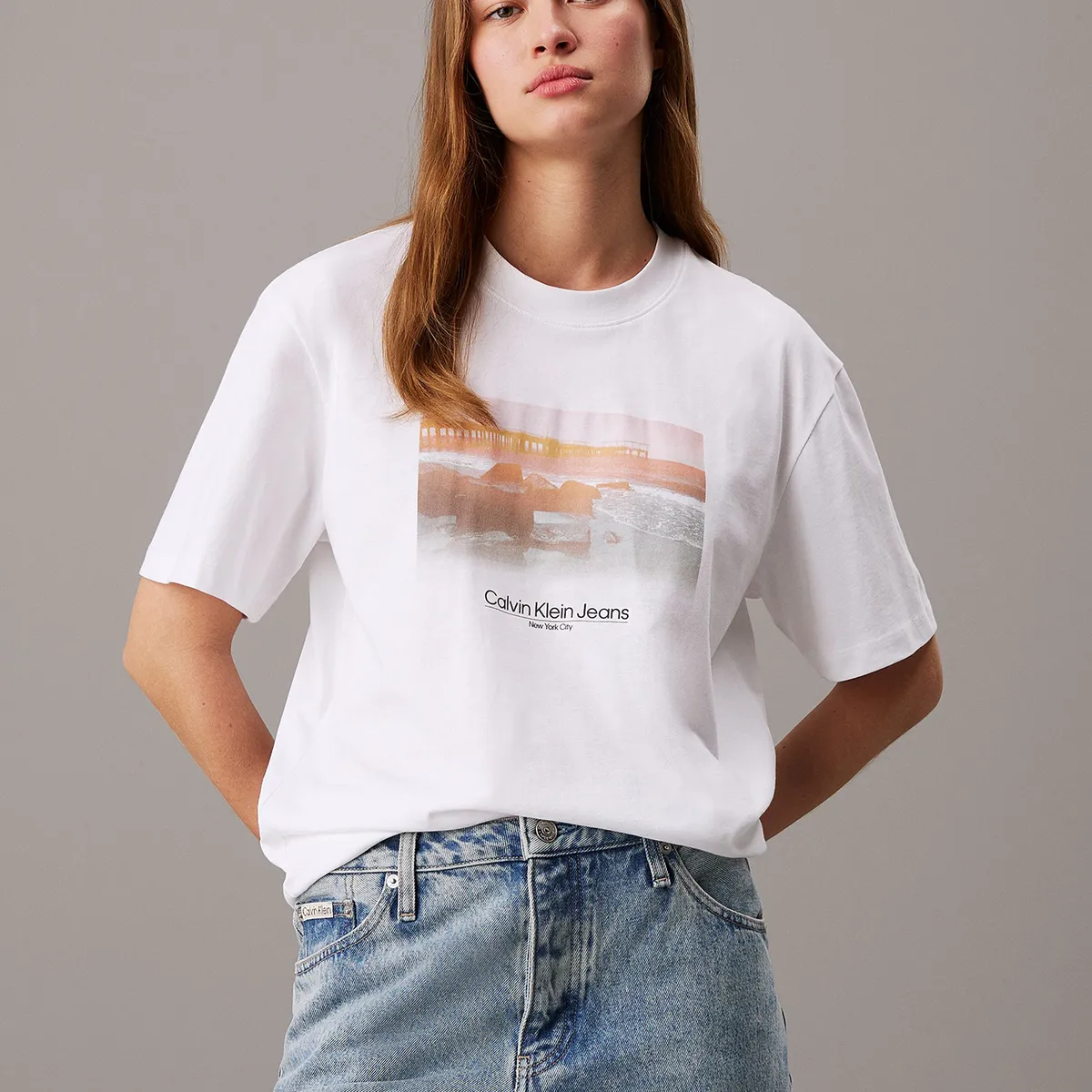 CALVIN KLEIN - Polera Photo Graphic Relaxed Blanco Calvin Klein