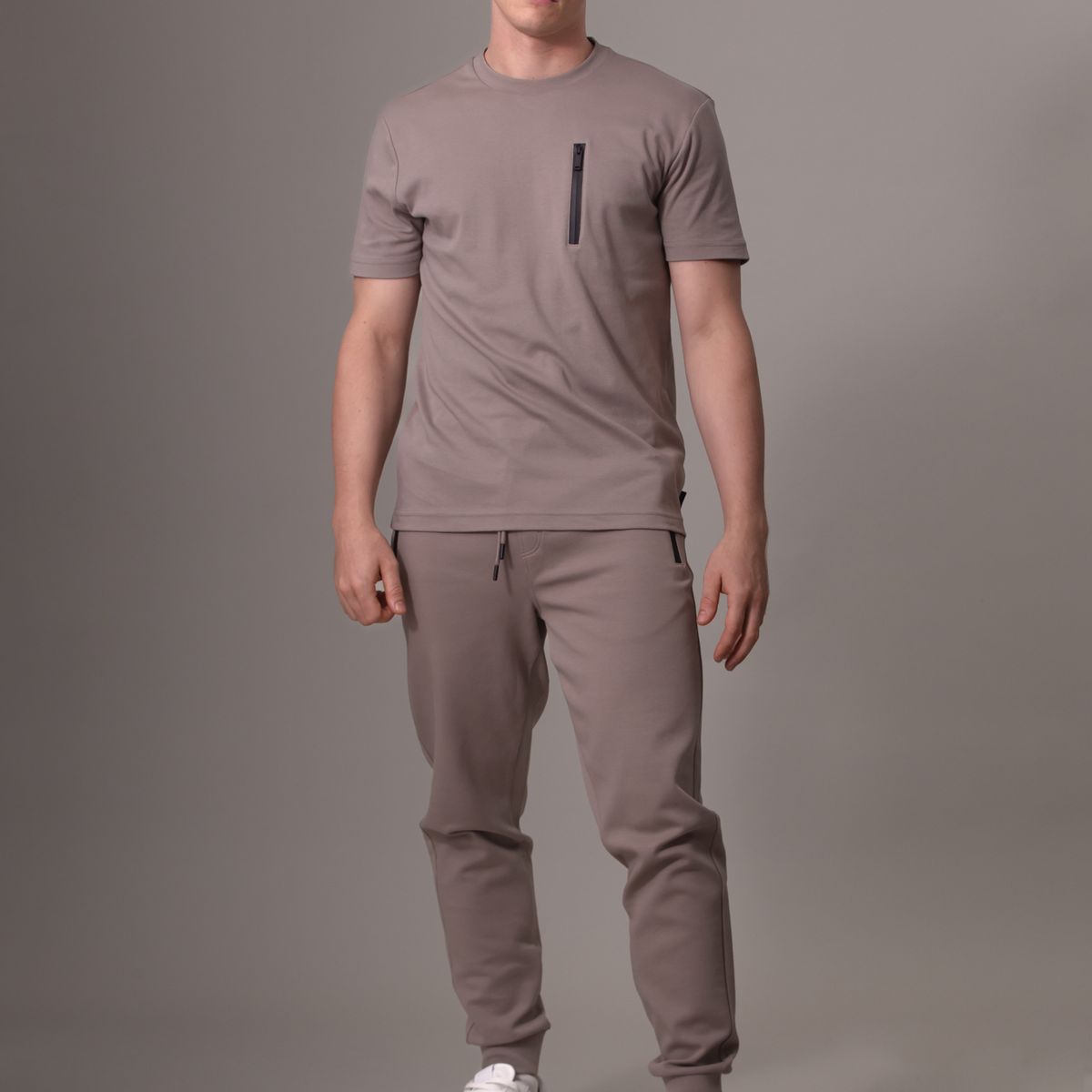 CALVIN KLEIN - Polera Lux Tech Zip Pocket Gris Calvin Klein