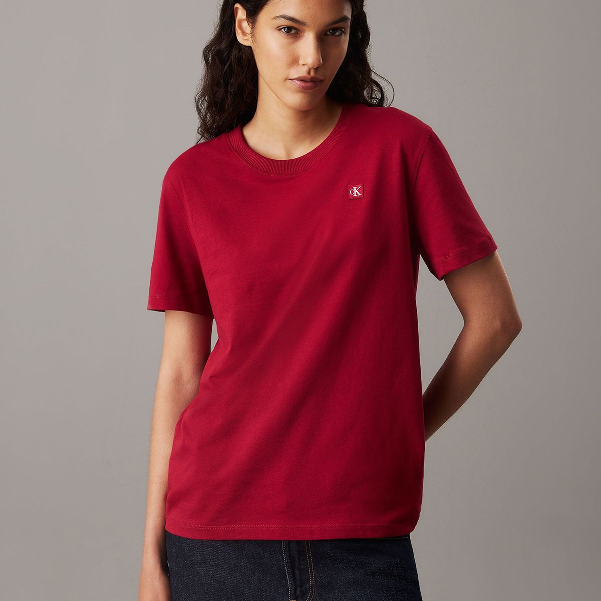 CALVIN KLEIN - Polera Ck Embro Badge Regular Rojo Calvin Klein