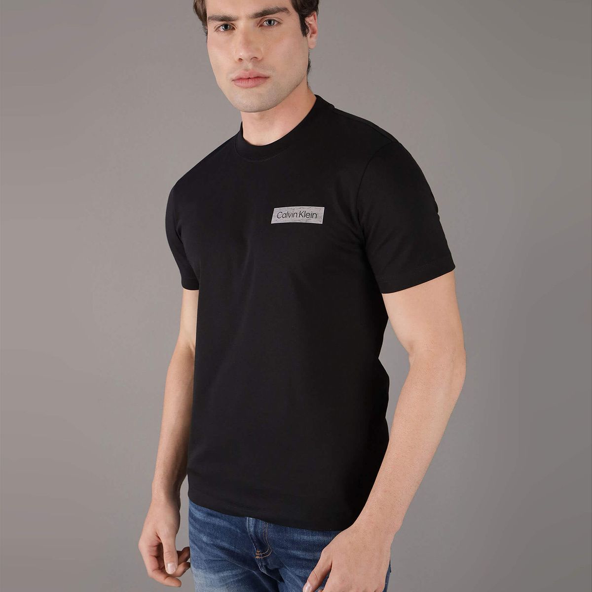 CALVIN KLEIN - Polera Raised Concrete Negro Calvin Klein