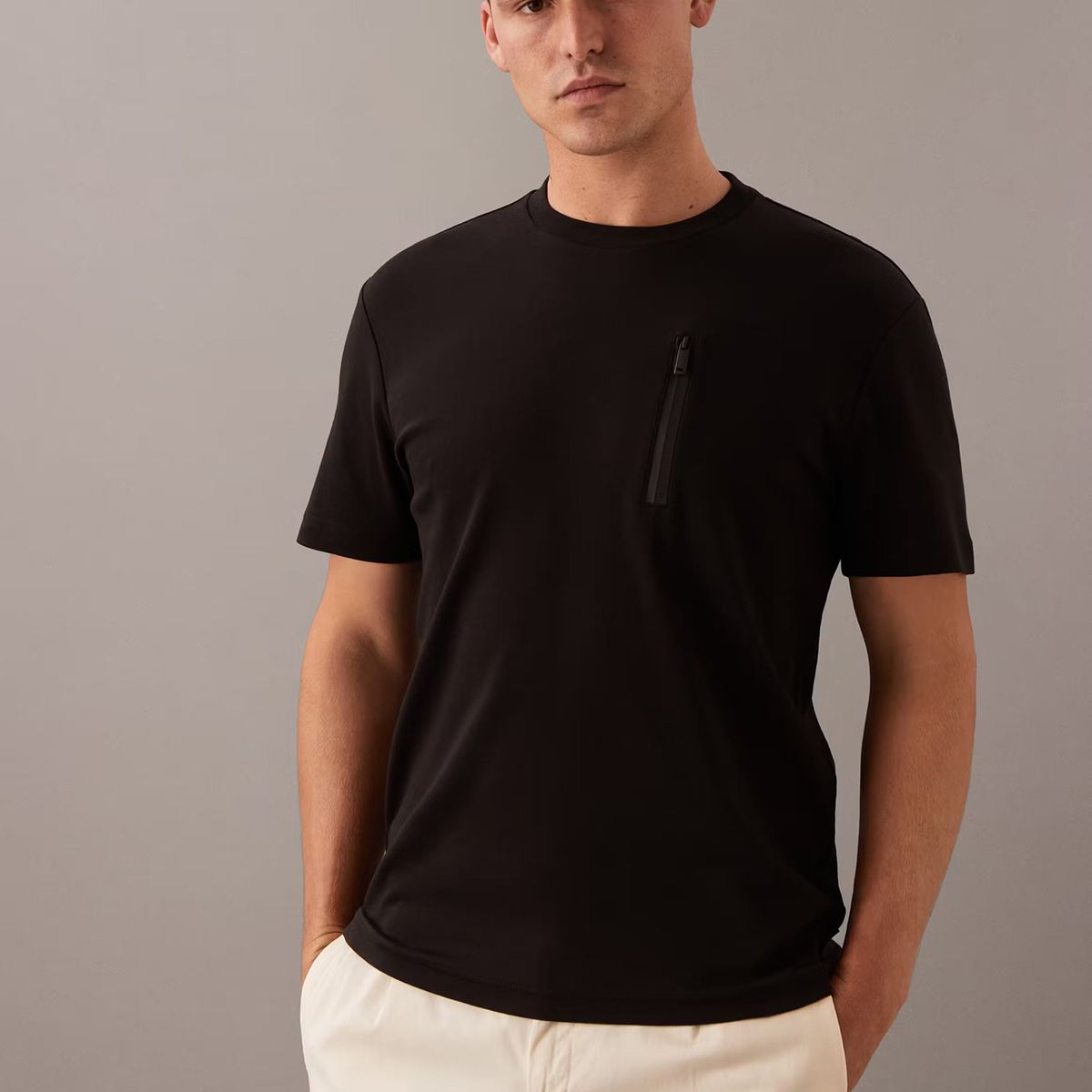 CALVIN KLEIN - Polera Lux Tech Zip Pocket Negro Calvin Klein