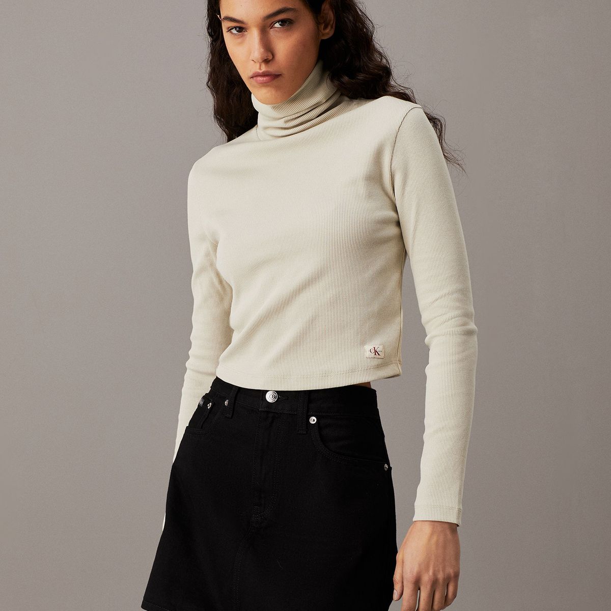 CALVIN KLEIN - Polera LS Woven Label Crema Calvin Klein