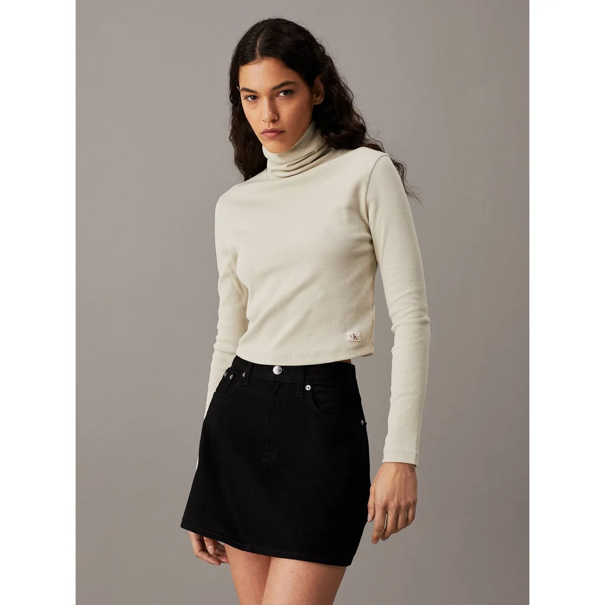 CALVIN KLEIN - Polera LS Woven Label Crema Calvin Klein