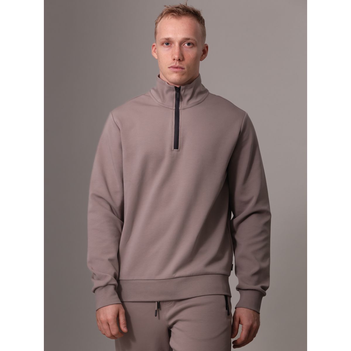 CALVIN KLEIN - Polerón Lux Tech Gris Calvin Klein