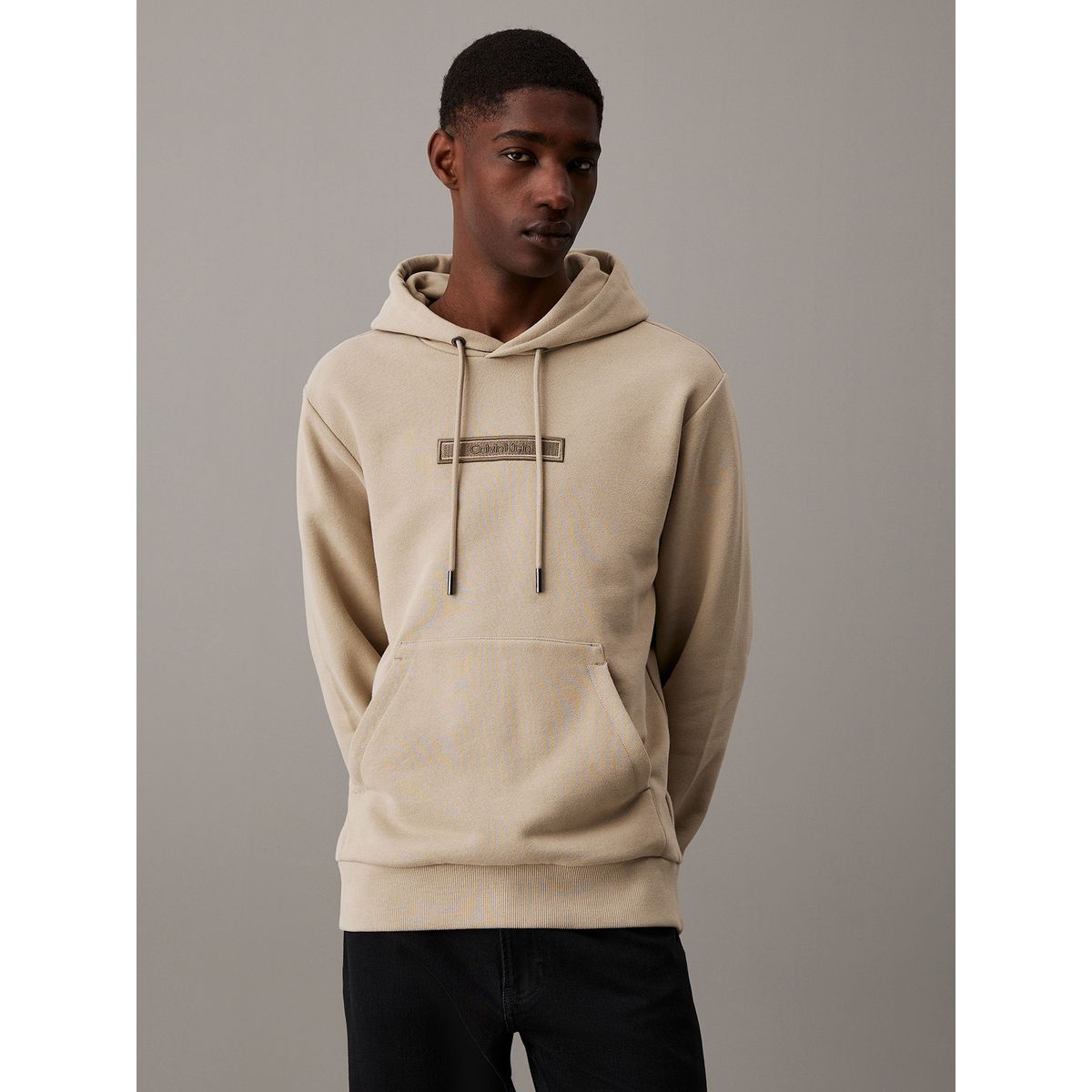 CALVIN KLEIN - Polerón con Gorro Embroidered Logo Peached Beige Calvin Klein