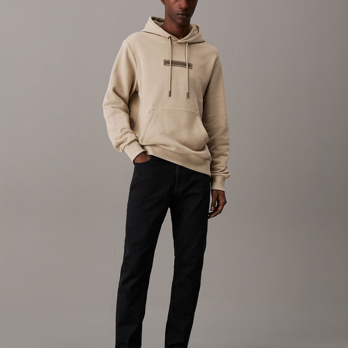 CALVIN KLEIN - Polerón con Gorro Embroidered Logo Peached Beige Calvin Klein