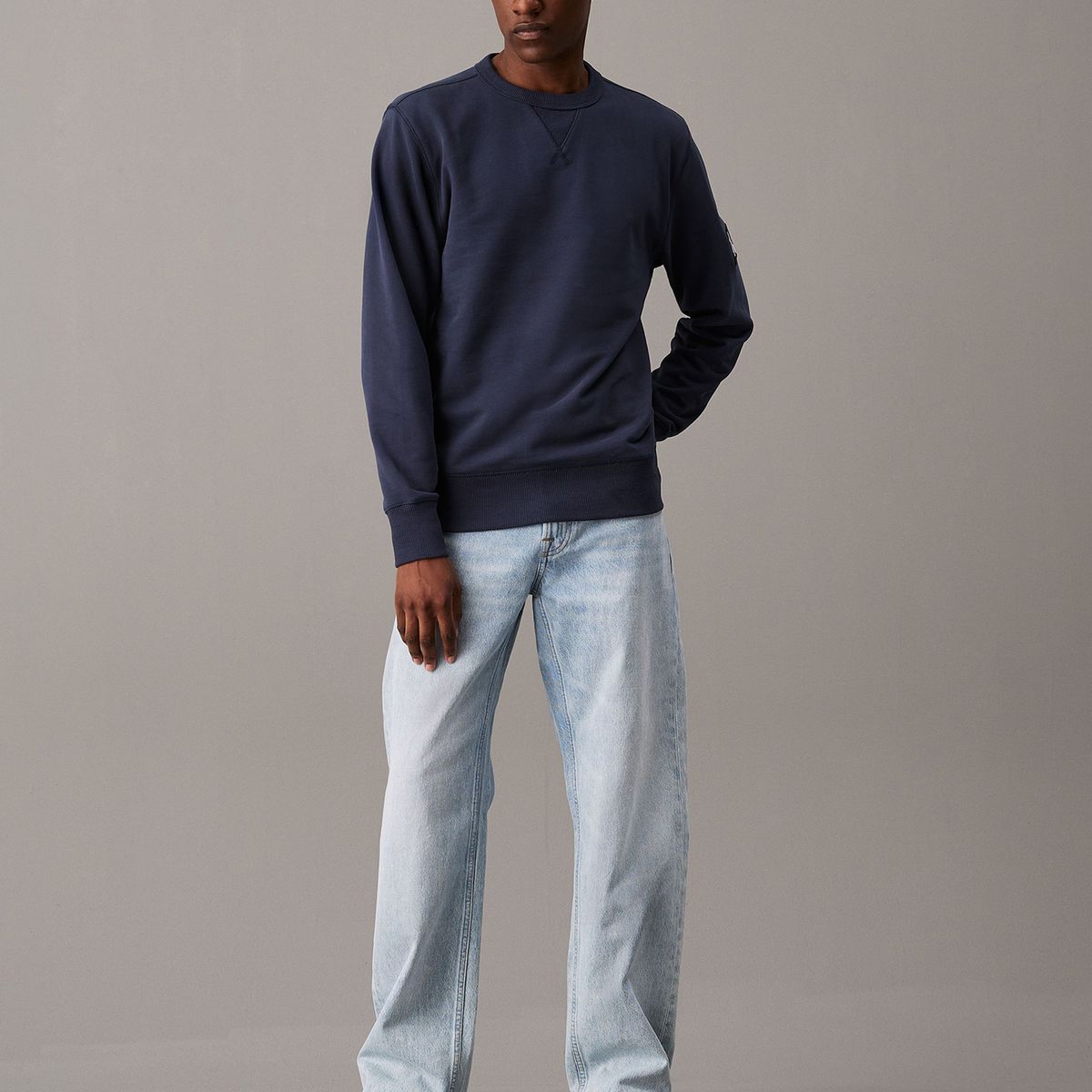 CALVIN KLEIN - Polerón Badge Crew Neck Azul Calvin Klein