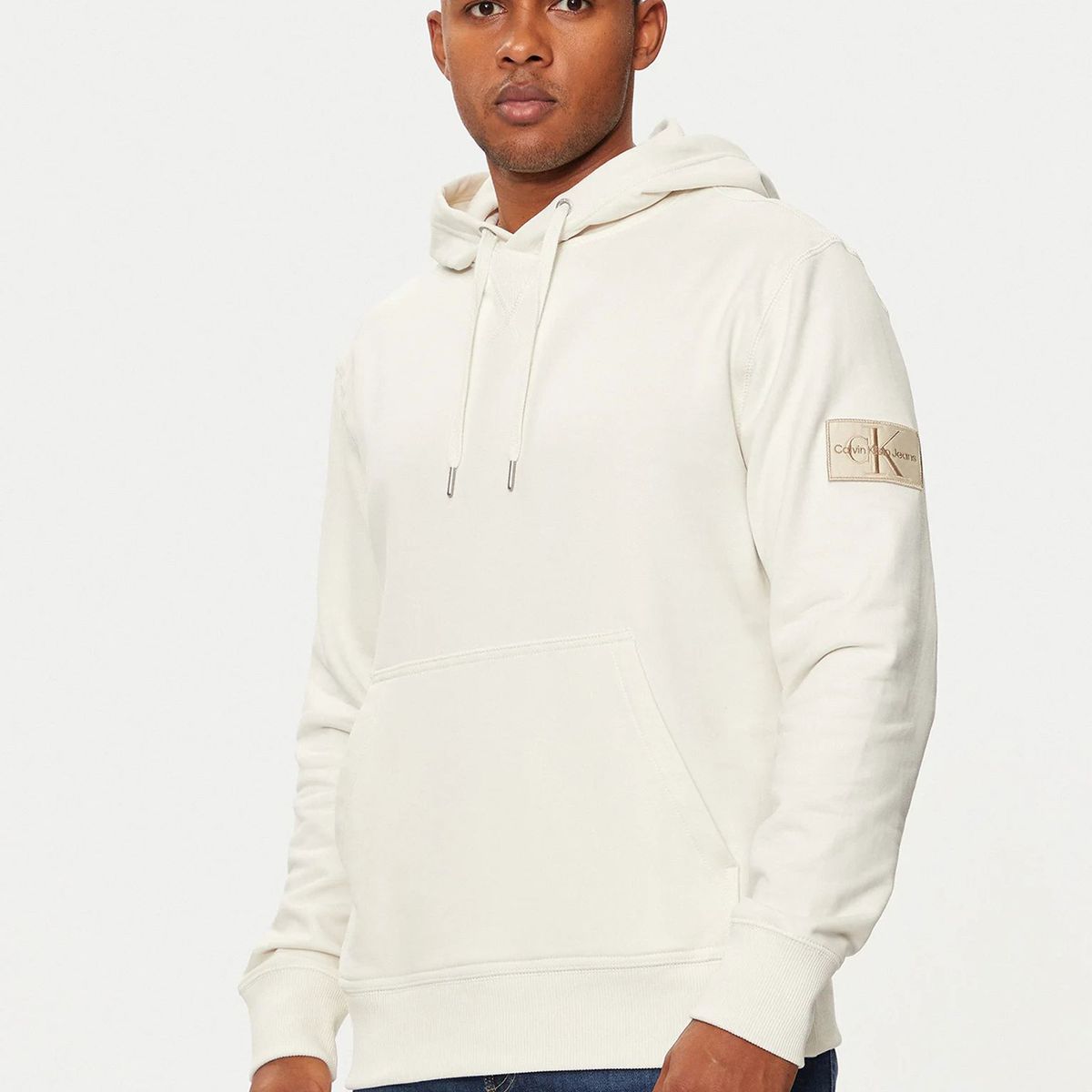 CALVIN KLEIN - Polerón con Gorro Badge Blanco Calvin Klein