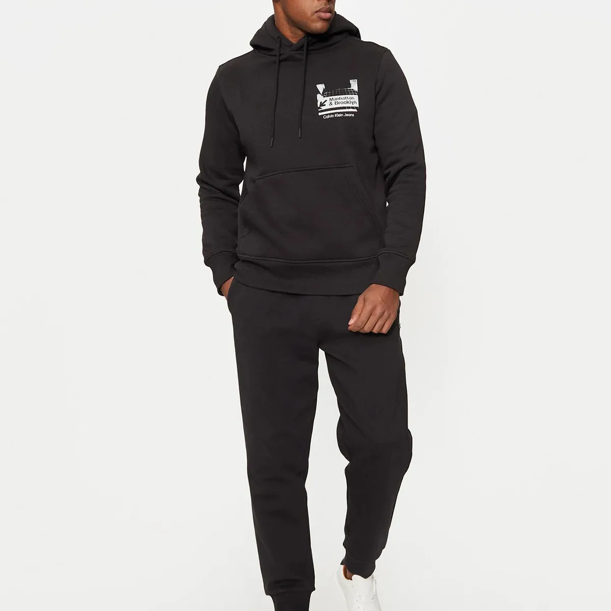 CALVIN KLEIN - Polerón con Gorro Subway Sign Negro Calvin Klein