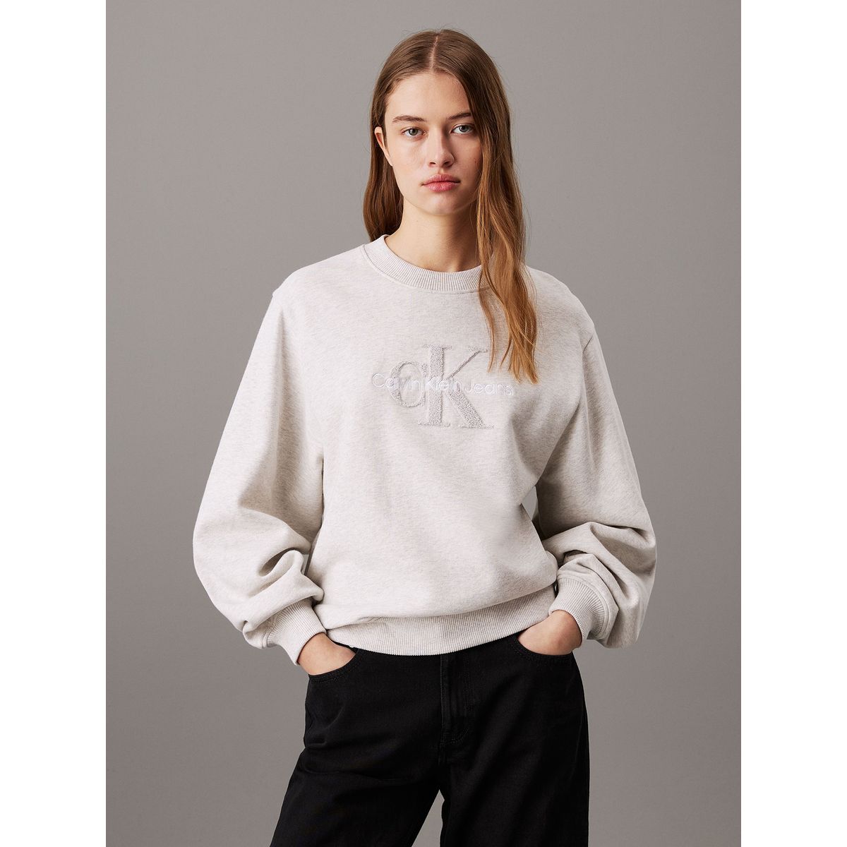 CALVIN KLEIN - Polerón Chenille Monologo Gris Calvin Klein