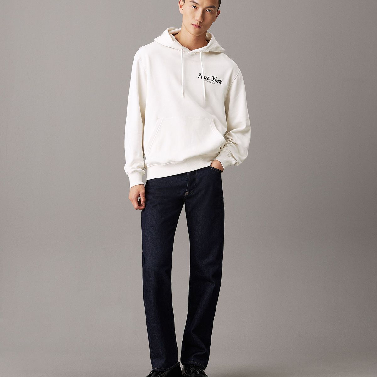 CALVIN KLEIN - Polerón con Gorro New York Script Blanco Calvin Klein