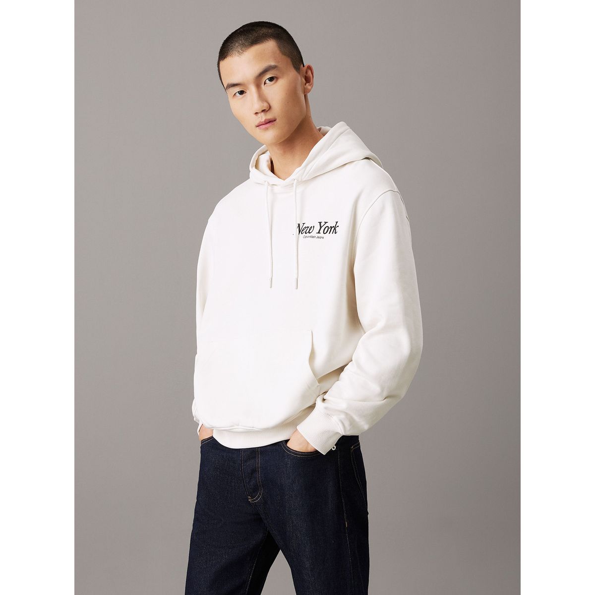 CALVIN KLEIN - Polerón con Gorro New York Script Blanco Calvin Klein