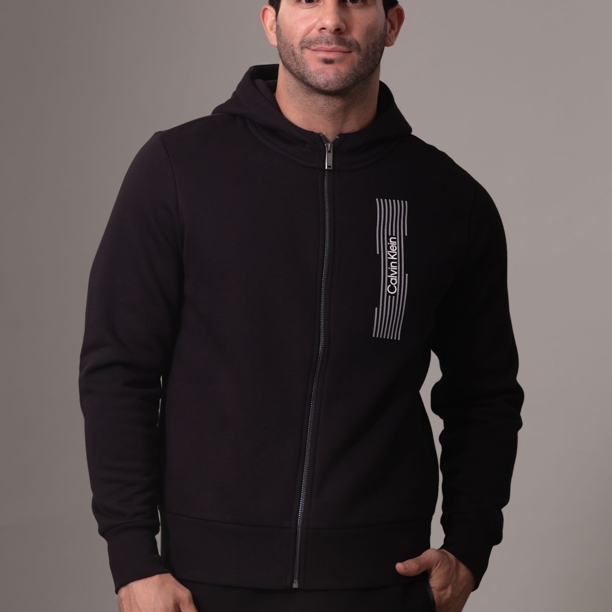 CALVIN KLEIN - Polerón con Gorro Horizontal Logo Negro Calvin Klein