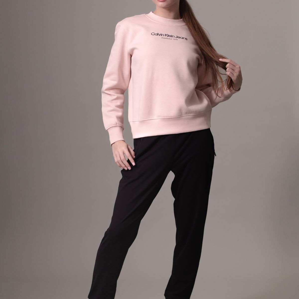 CALVIN KLEIN - Polerón Institutional Graphic Rosado Calvin Klein