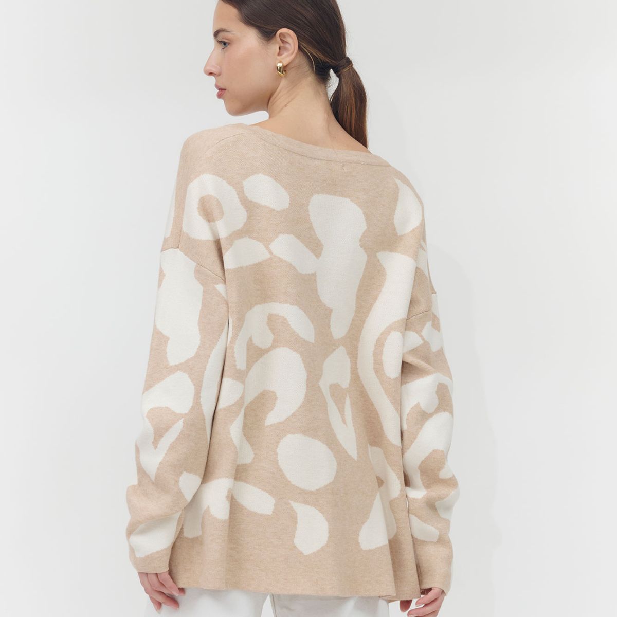 GUINDA - Sweater cuello en V en duo colores Ari Guinda