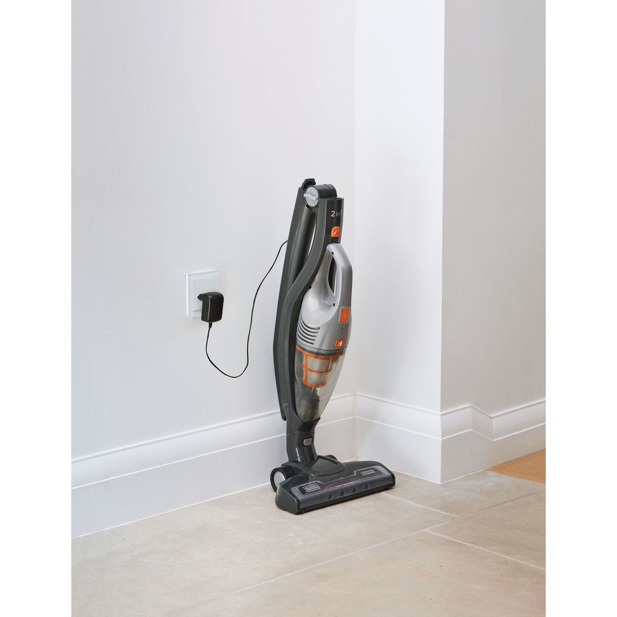 BLACK+DECKER - Aspiradora vertical 2 en 1 BLACK+DECKER HSVB420J-B2C