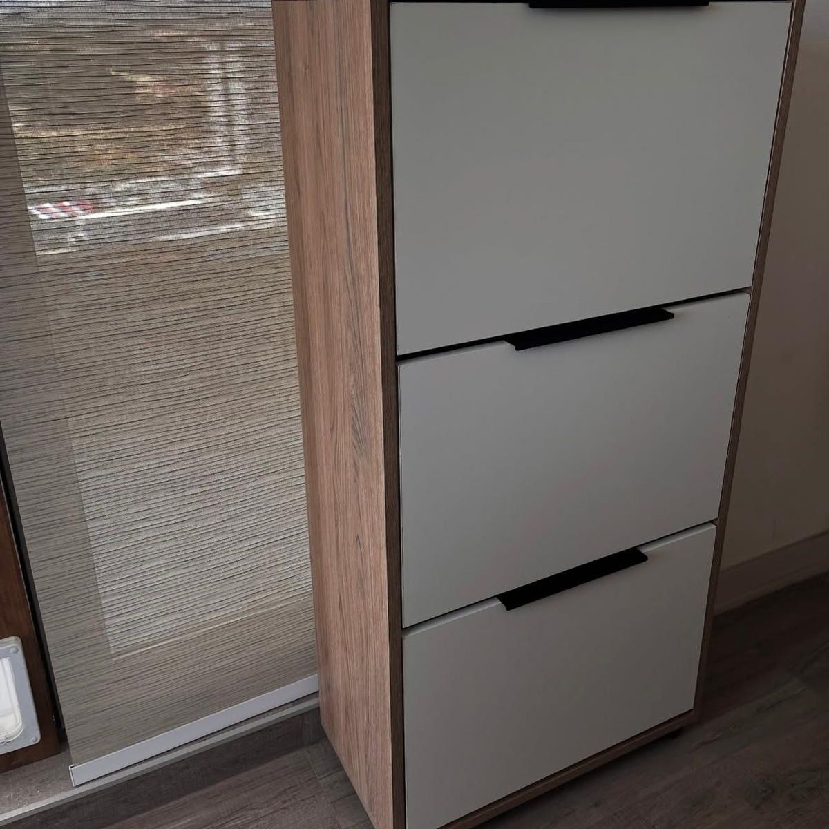 GENERICO - Zapatero color Okuzai y Blanco