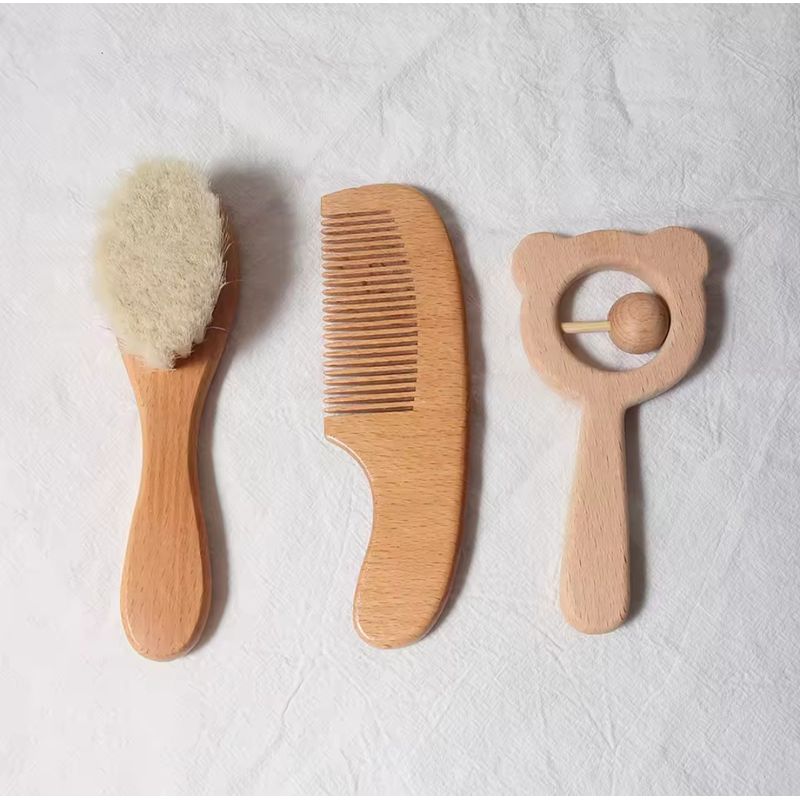GENERICO - Set de peine y cepillo suave para bebe + juguete 00121