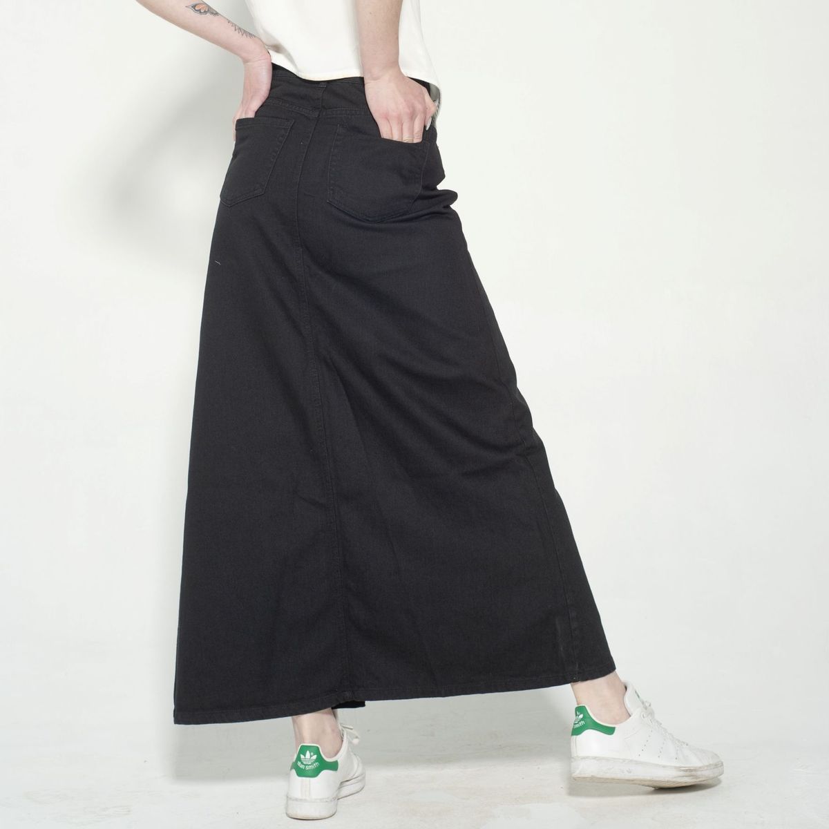 MOMCHIC - Falda evase negra momchic