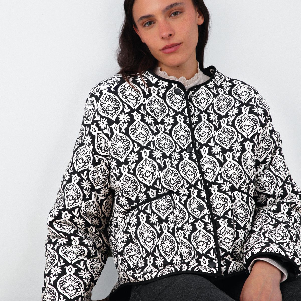 RAINDOOR - Chaqueta Acolchada Negra Estampado Blanco Mujer Raindoor