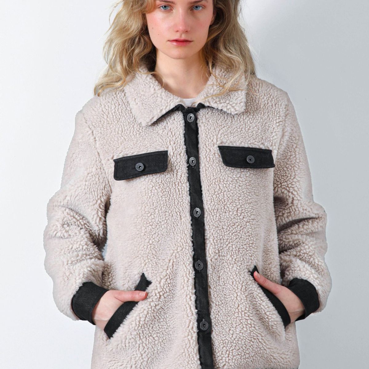 RAINDOOR - Chaqueta Chiporro Botones Abuca Gris Mujer Raindoor