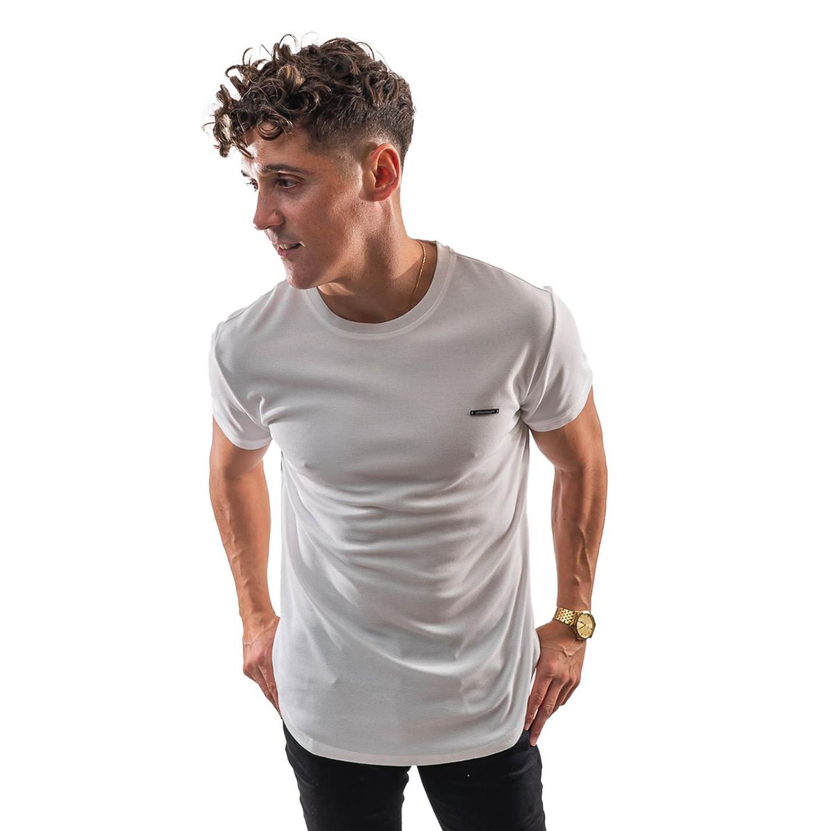 PARROT - Polera lisa básica y versátil para cualquier look Parrot