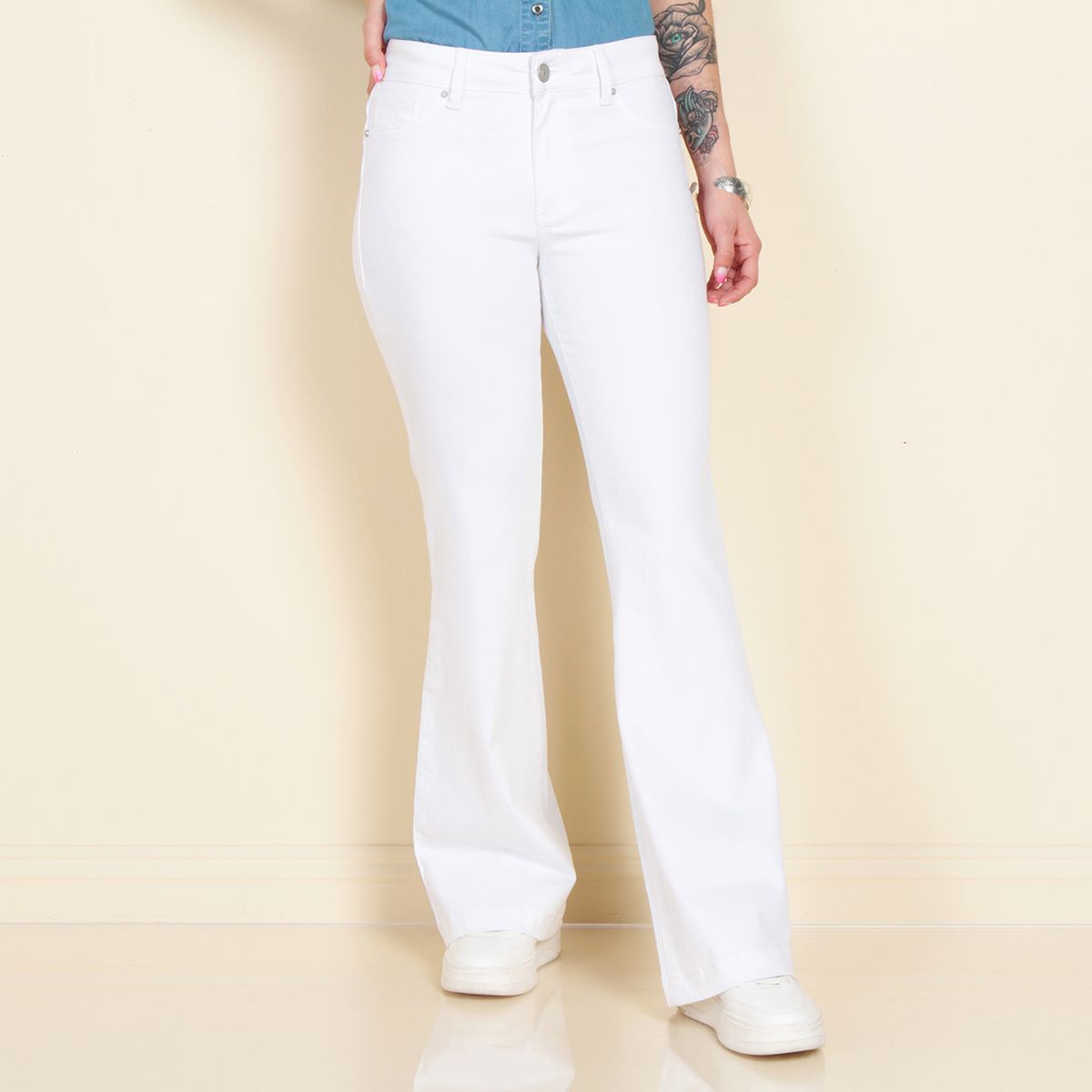 WADOS - JEANS FLARE TIRO ALTO PRETINA BASICA