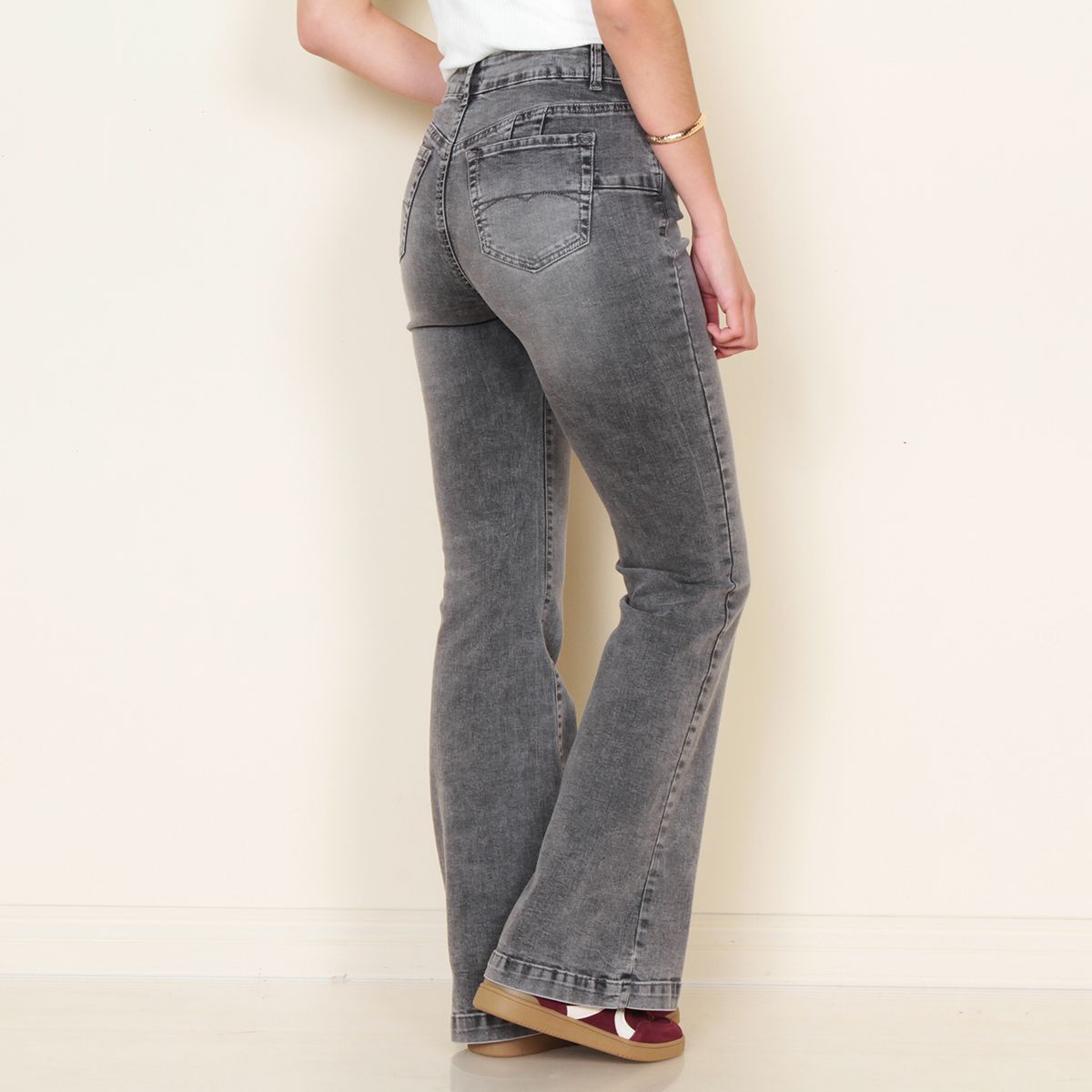 WADOS - JEANS FLARE TIRO ALTO PRETINA BASICA 1 BOTON PUSH UP
