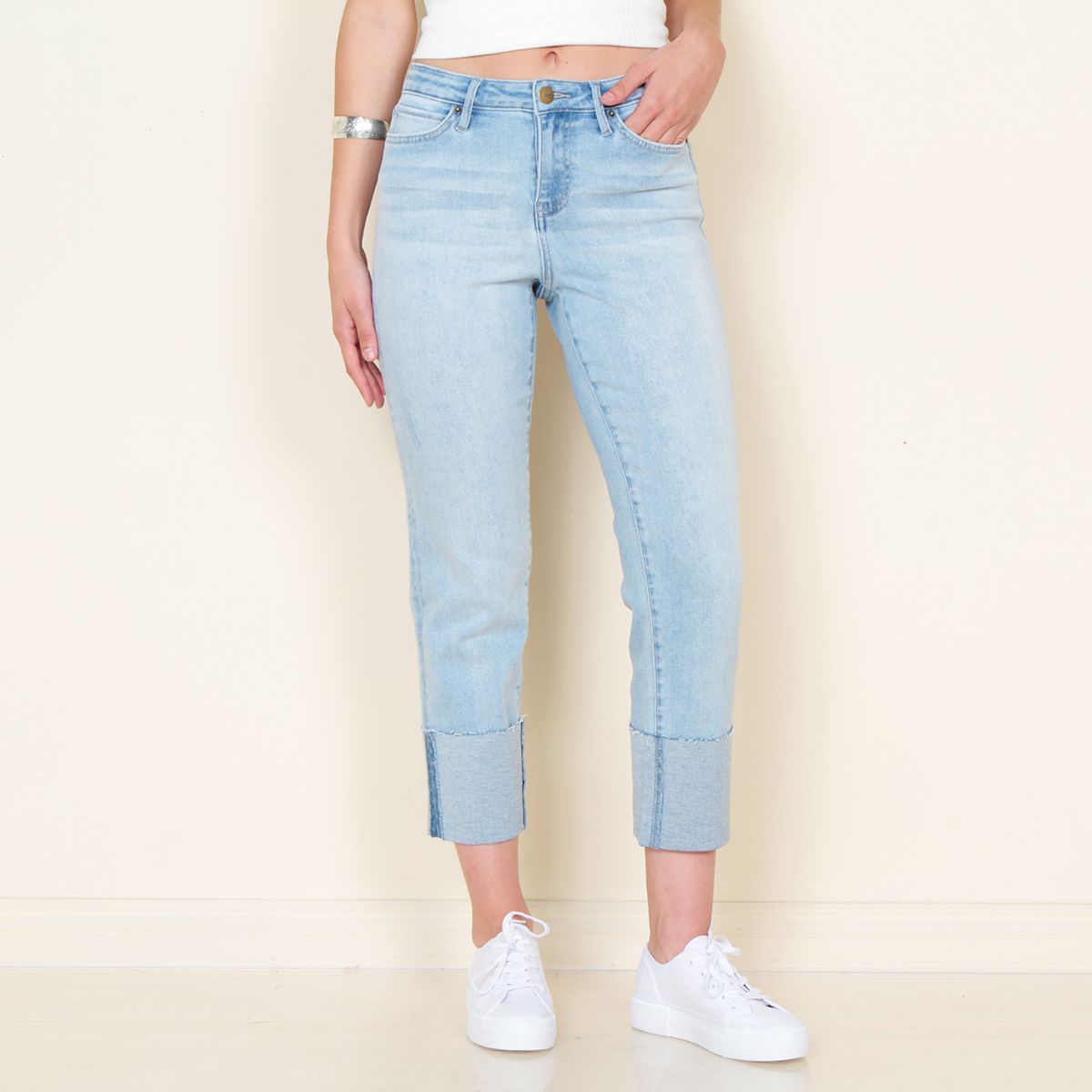 WADOS - JEANS RECTO TIRO ALTO PRETINA BASICA 1 BOTON CON BASTA DOBLADA