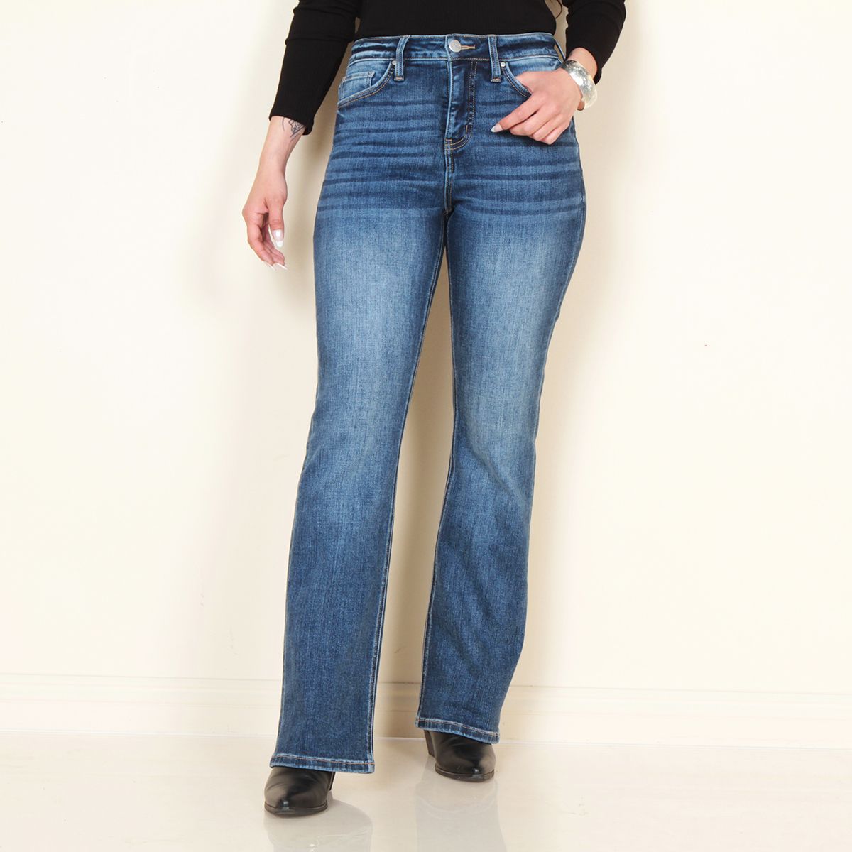 WADOS - JEANS RECTO TIRO ALTO PRETINA BASICA 1 BOTON