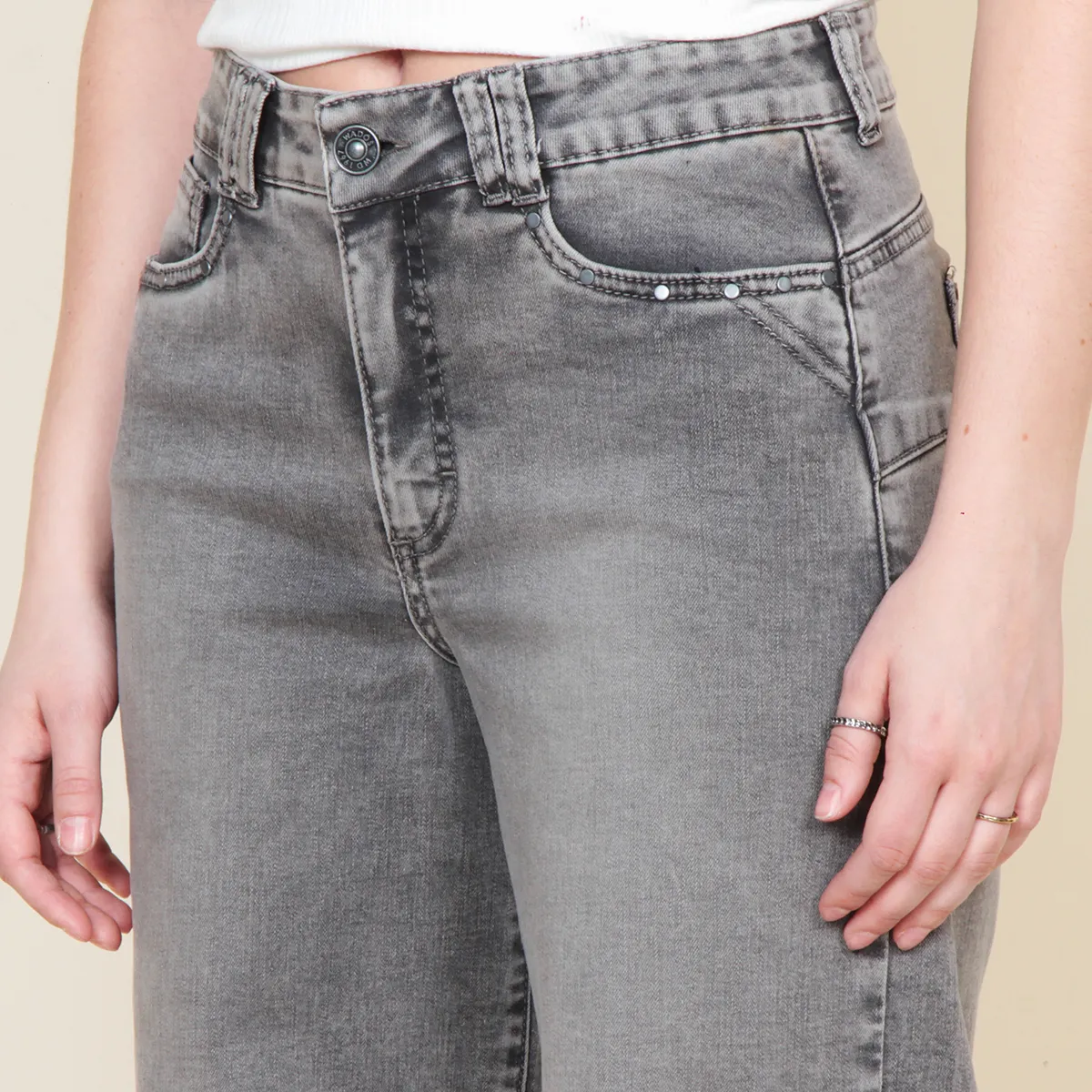 WADOS - JEANS WIDE LEG TIRO ALTO PRETINA BASICA 1 BOTON PUSH UP TACHAS