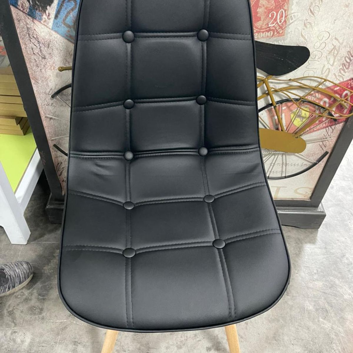 HABITA2 CHILE - Pack de 4 Silla Buckle Eames Acolchada - Negro