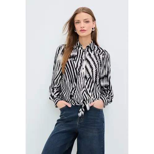 IO - Blusa Manga Larga Negro Mujer
