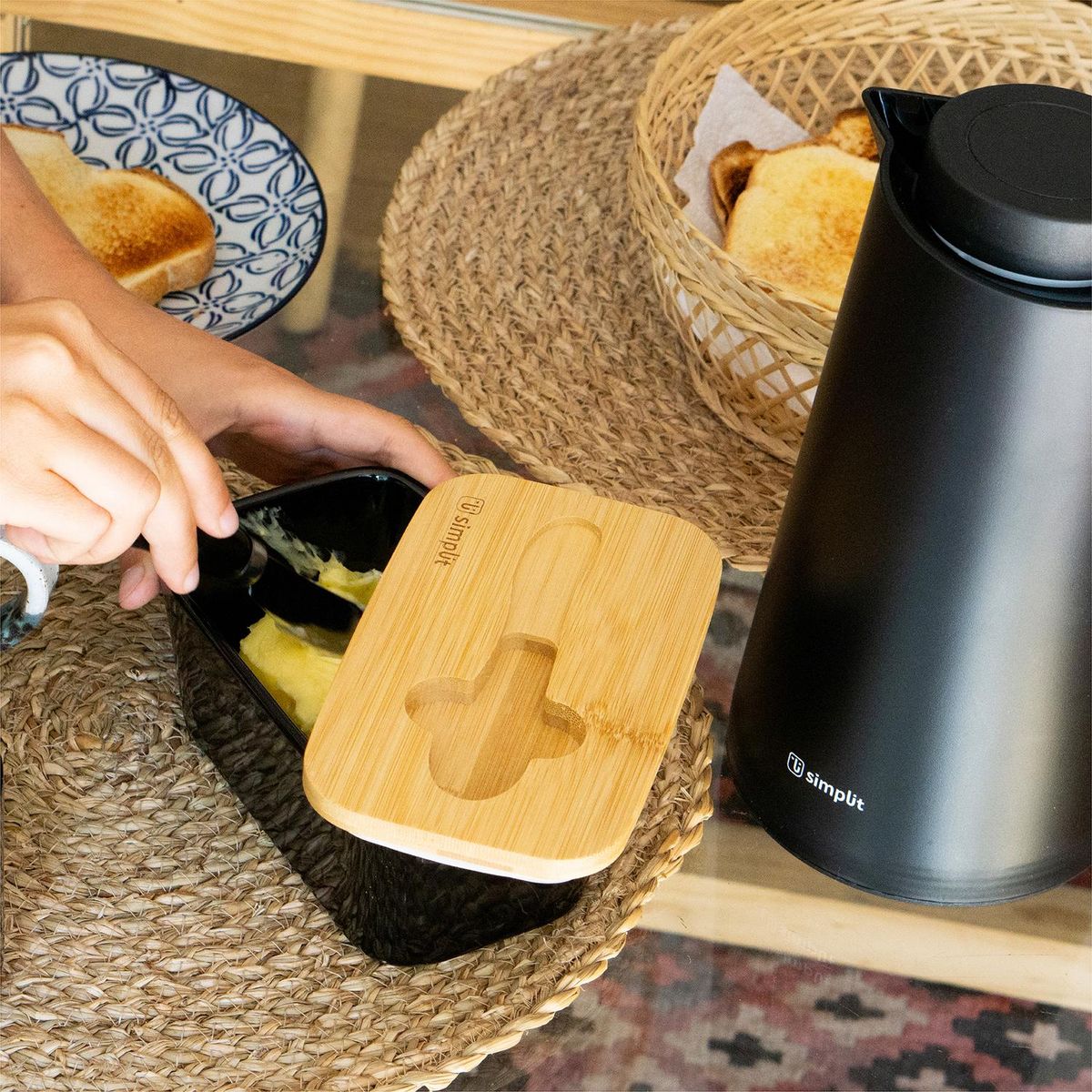 SIMPLIT - Mantequillero Cerámica Tapa Bamboo + Cuchillo 600 ml Simplit - Negro