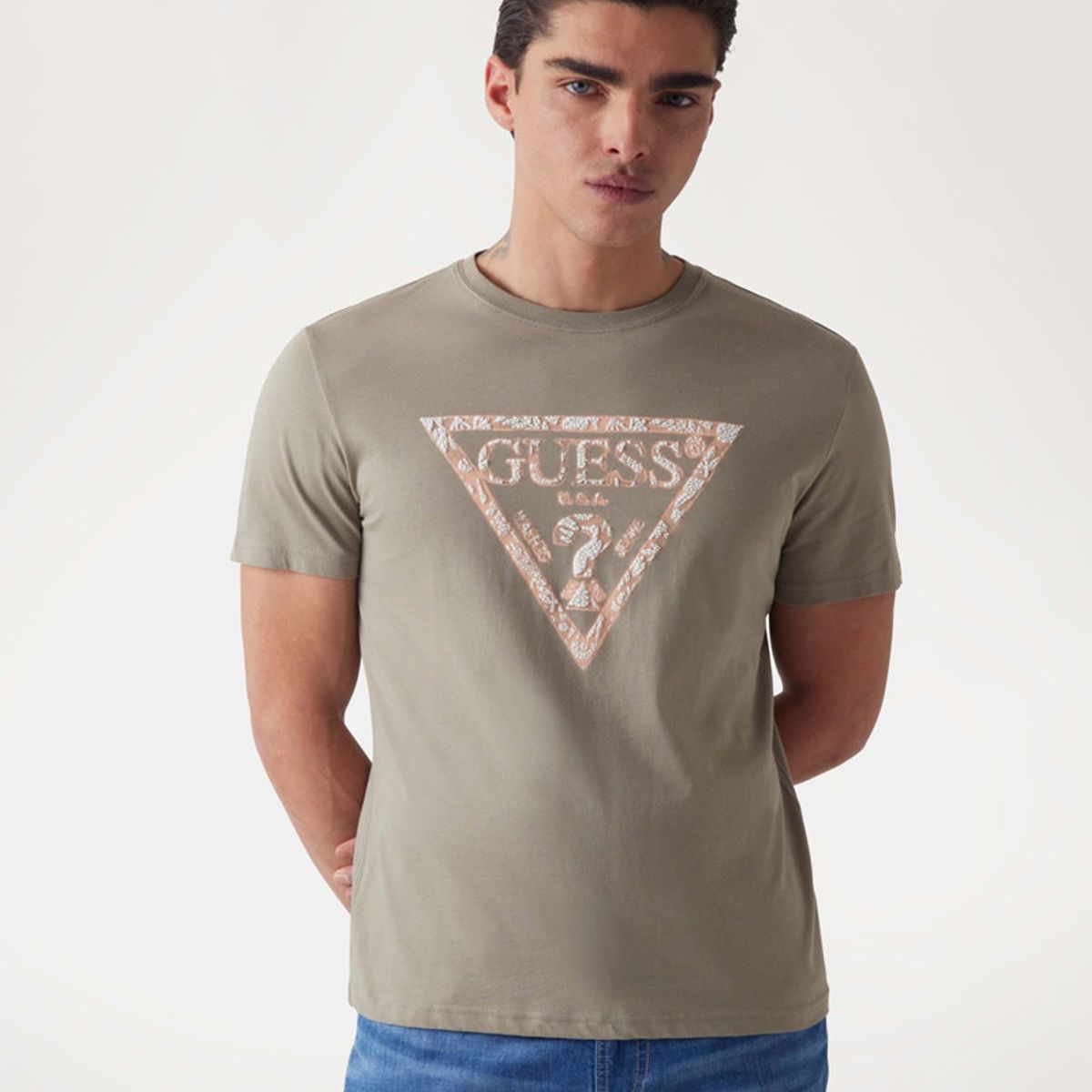 GUESS - Polera Ss Cn Triangle Tee Café Guess