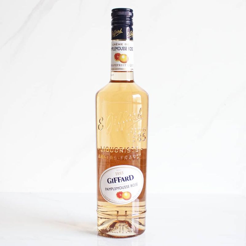 GENERICO - Licor de Pomelo Rosado Giffard 700 cc.