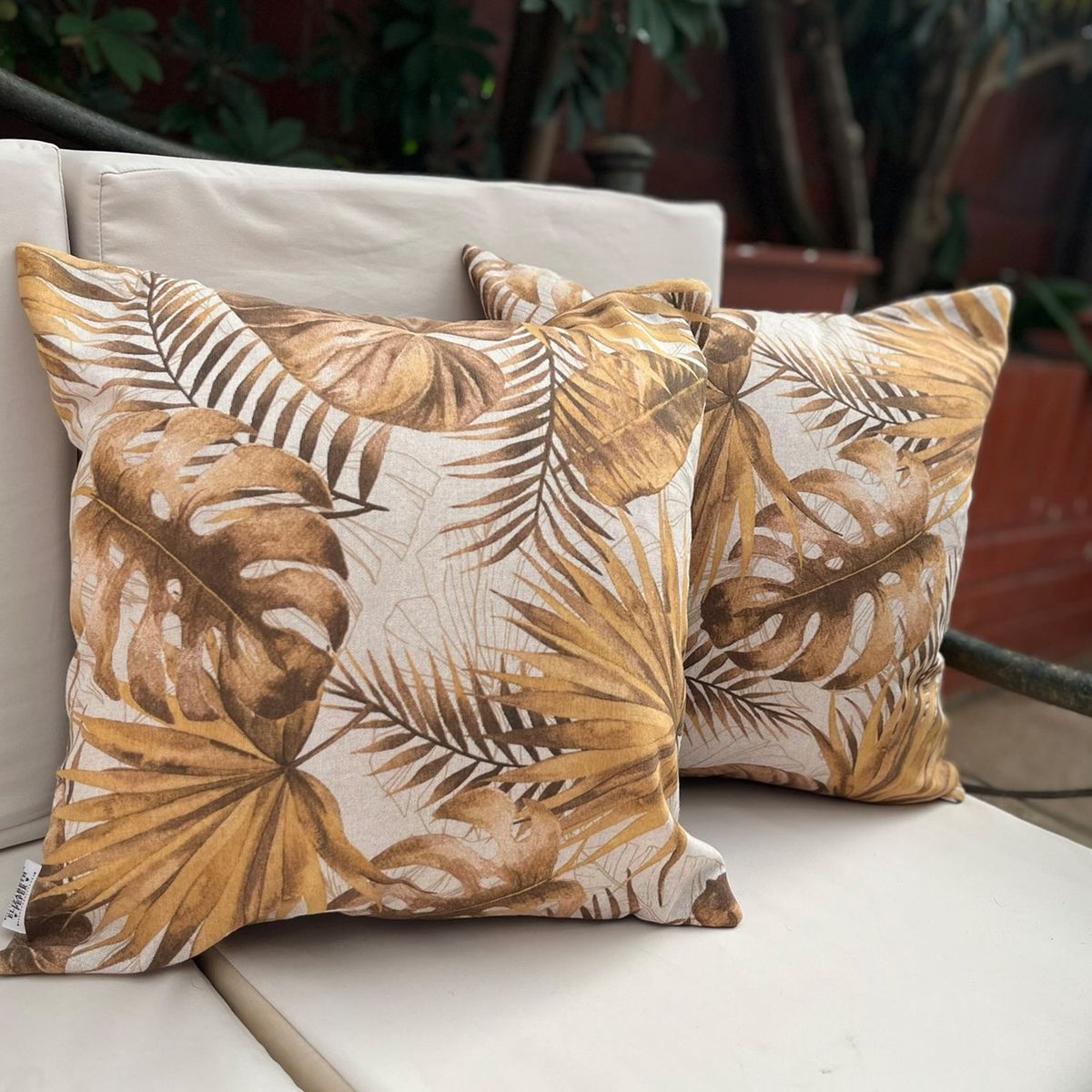 ELIZABETH PEPER - Cojin Decorativo Diseño Monstera Otoño 45x45 Relleno.